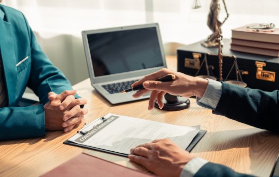 Why an In-Person Consultation Is Better for Choosing a Divorce Lawyer